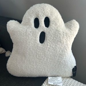 Target Bullseye Playground Halloween 2023 Ghost Shaped Throw Pillow 13.5" (NWT)